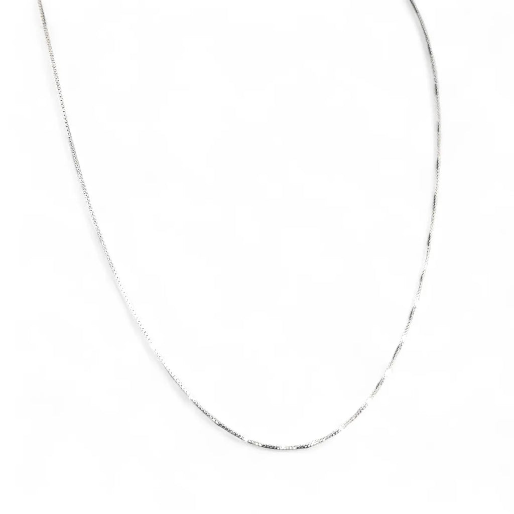 Collana in oro bianco 18 carati lunghezza 45 cm peso 1,8 gr