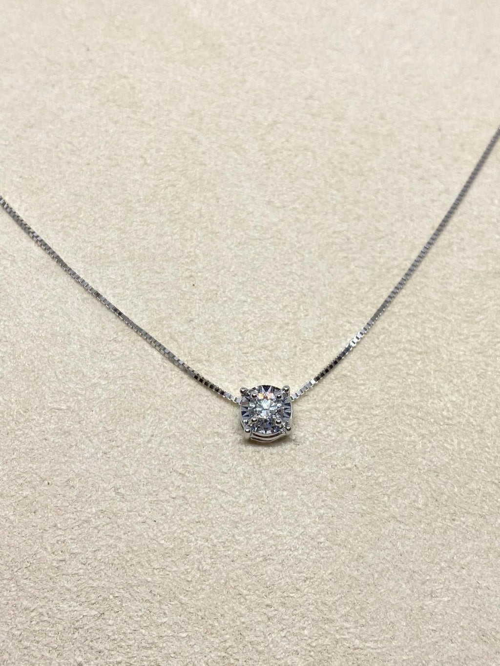 Collana punto luce donna marchio Donnaoro in oro bianco e diamanti DKPL6880.S005
