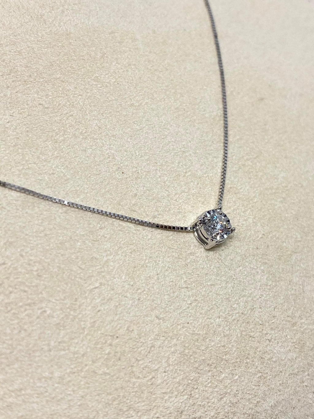 Collana punto luce donna marchio Donnaoro in oro bianco e diamanti DKPL6880.S010