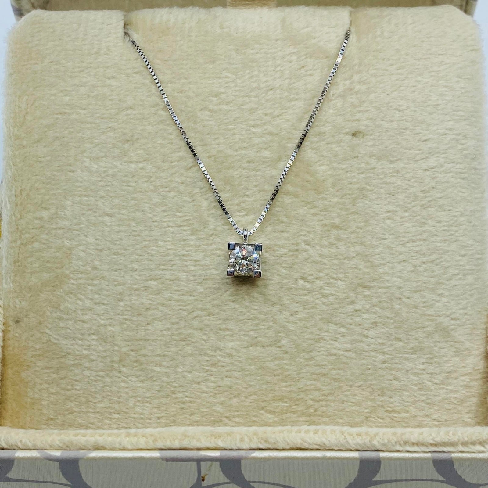 Girocollo donna punto Luce Donnaoro con diamante Ct 0.27 DHPL7173.027