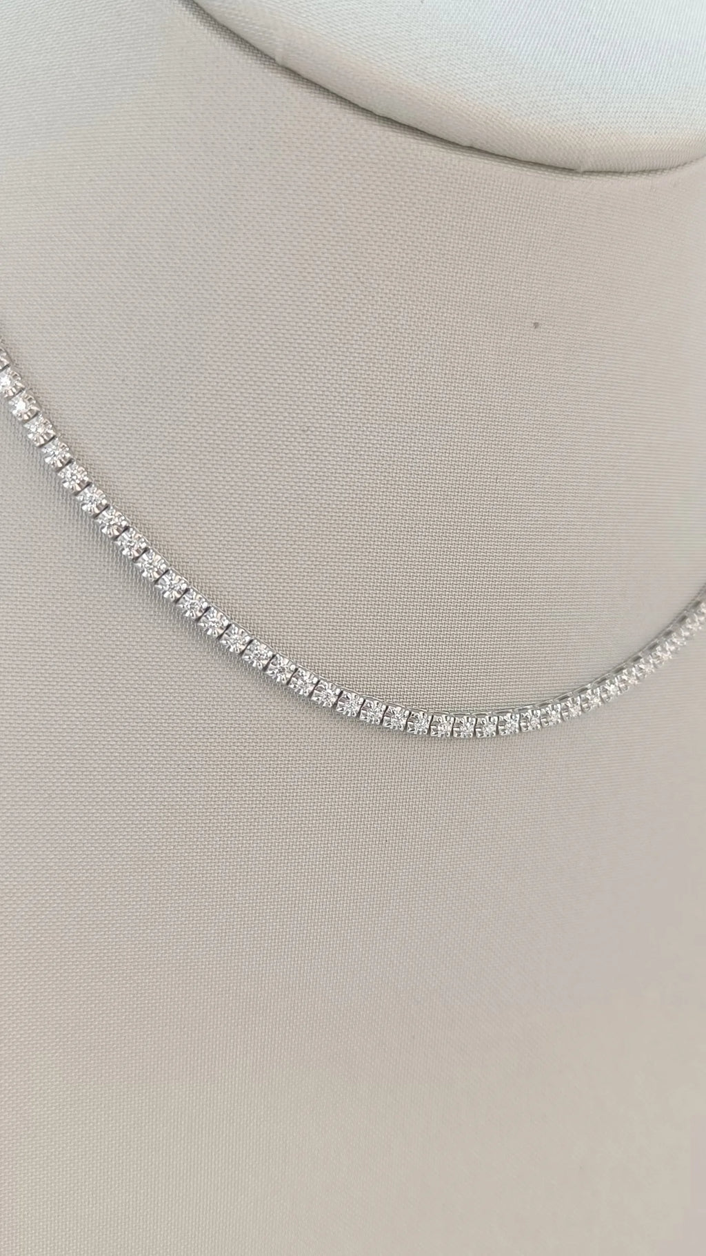 Damen-Tenniskette, geradlinig, aus 18 Karat Weißgold mit Diamanten