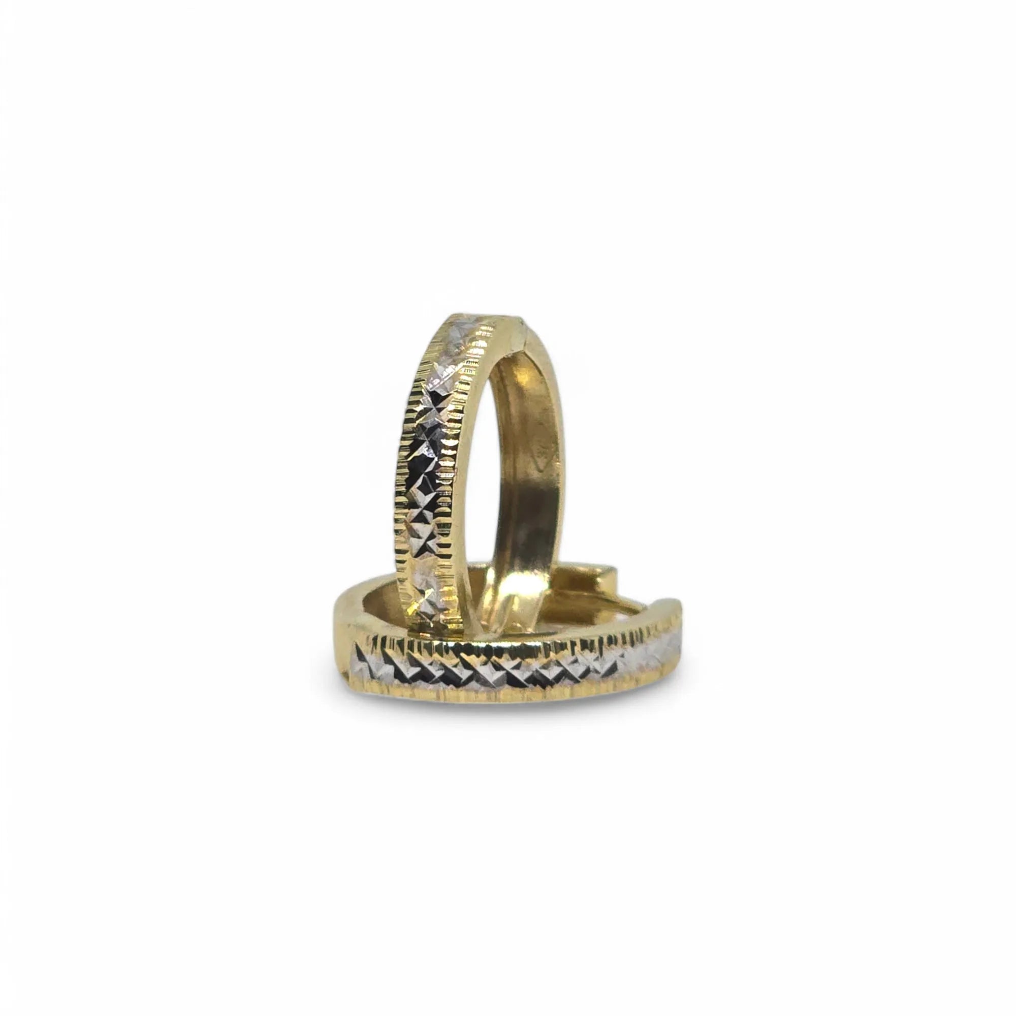 Orecchini a cerchio lucidi e martellati in oro bicolore 9 kt per uomo