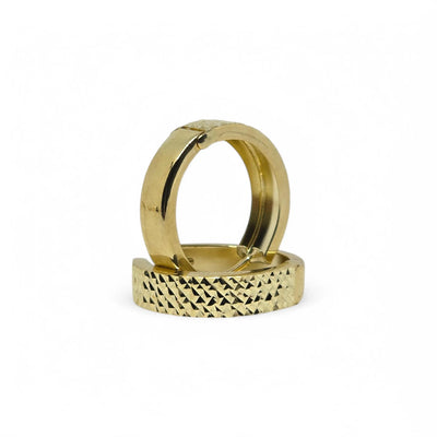 Boucles d'oreilles créoles polies et martelées en or jaune 9 kt pour homme