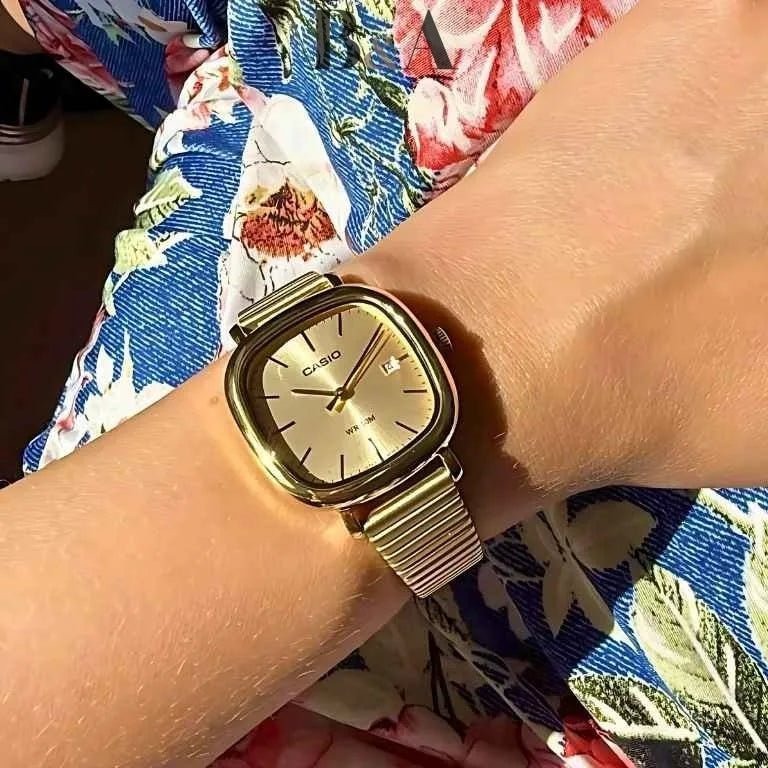 Orologio Casio in acciaio dorato da donna ltp-b166g-9avef