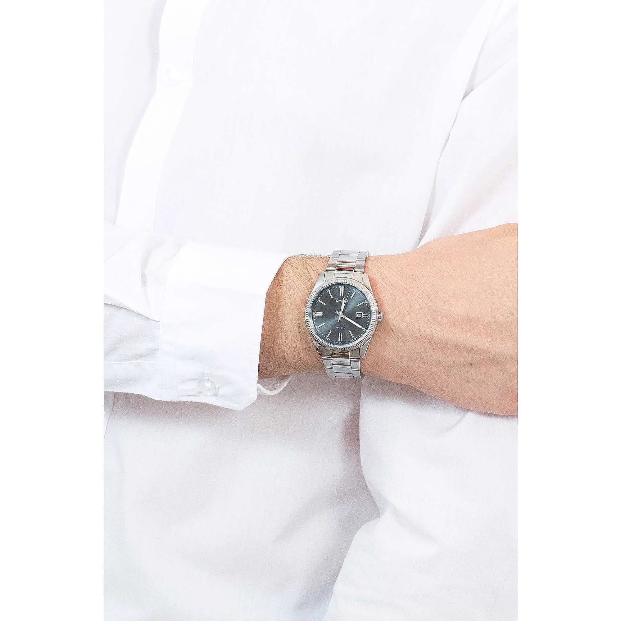 Orologio Casio stile classico colore argento