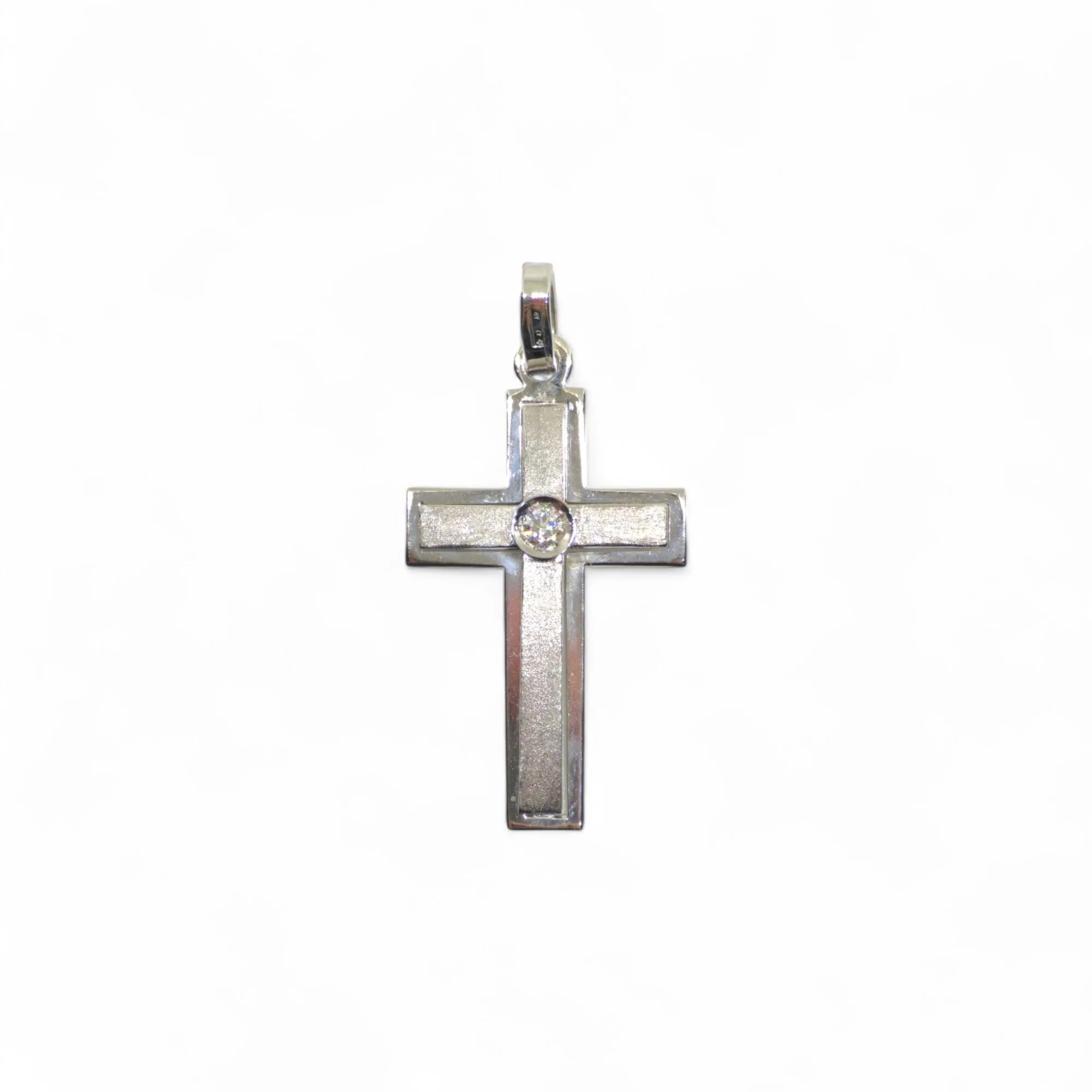 Pendente croce in oro bianco 18 kt con diamante centrale