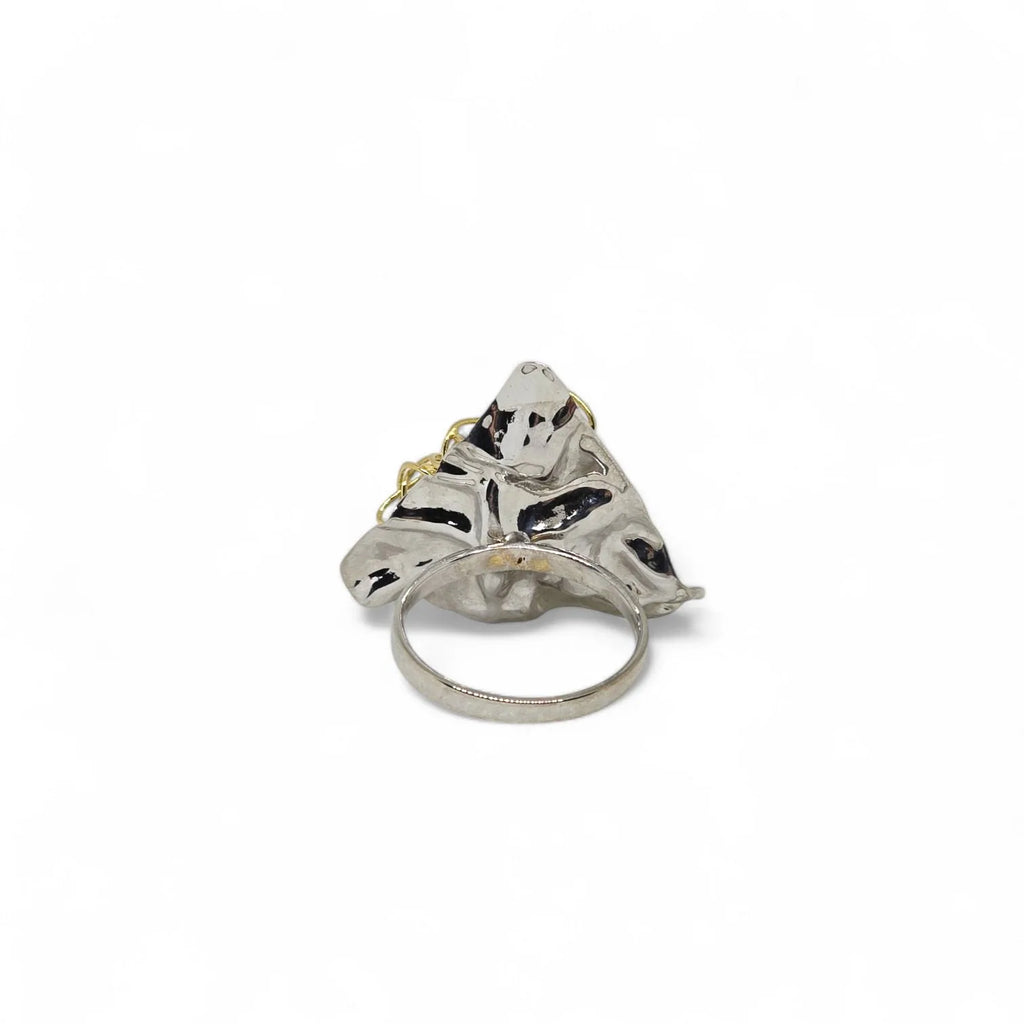 Anello con Base a Triangolo in Oro Bianco e Filamenti Intrecciati in Oro Giallo