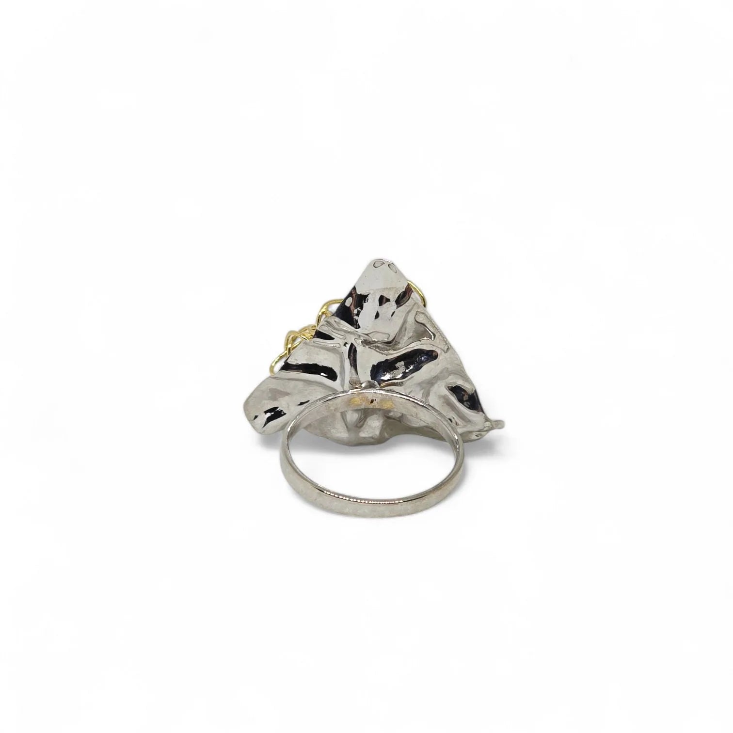 Anello con Base a Triangolo in Oro Bianco e Filamenti Intrecciati in Oro Giallo