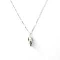 Collana in Oro Bianco con Pendente a Forma di Foglia e Diamanti Bianchi e Neri
