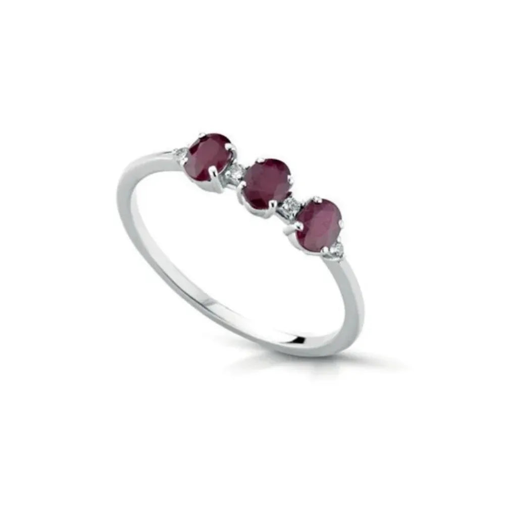 Anello trilogy di rubini donna in oro bianco 18kt e diamanti Pg Gioielli