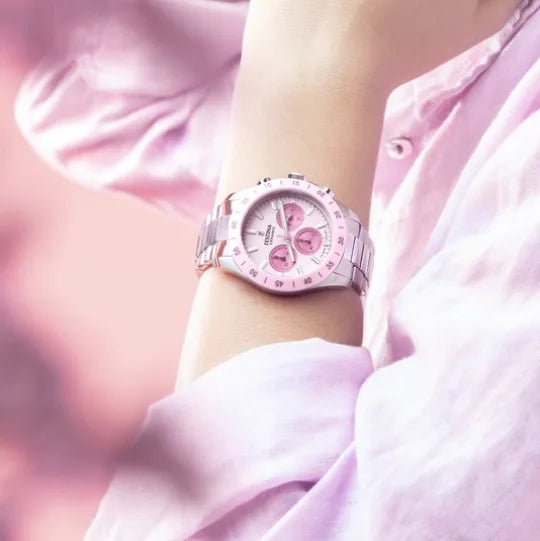 Festina Uhr F20693/2 – Eleganz und moderner Stil mit rosa Zifferblatt, Gehäuse aus Keramik-Edelstahl und grauem Armband