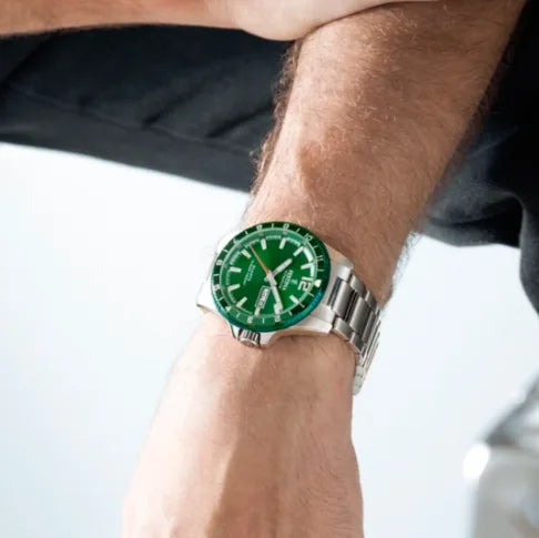 Orologio Festina F20698/3 con quadrante verde, cassa e cinturino in titanio per uomo