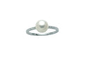 Yukiko Ring aus 9 Karat Weißgold mit Naturperlen