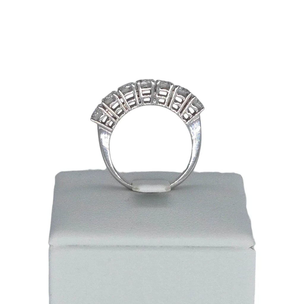 Damenring Eternity in 18 Karat Gold mit Diamanten