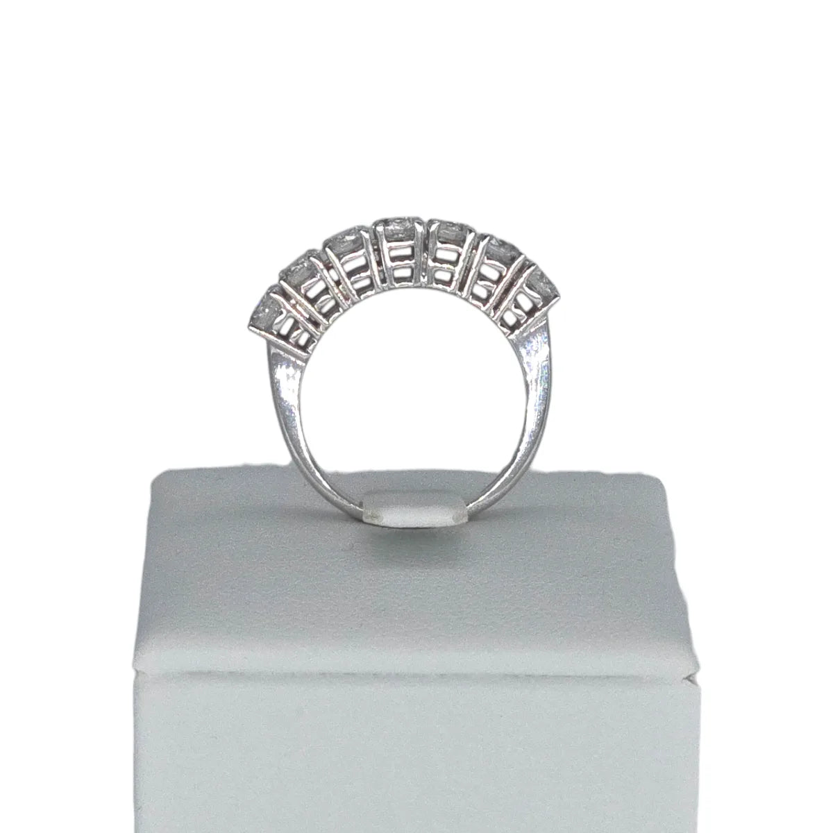 Damenring Eternity in 18 Karat Gold mit Diamanten