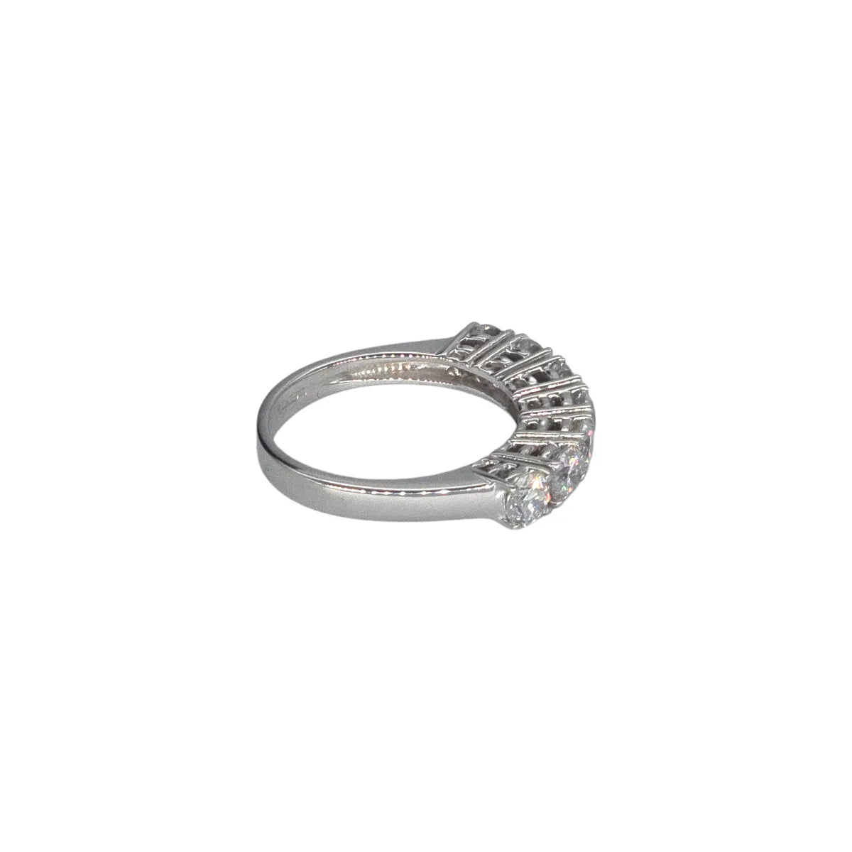 Damenring Eternity in 18 Karat Gold mit Diamanten