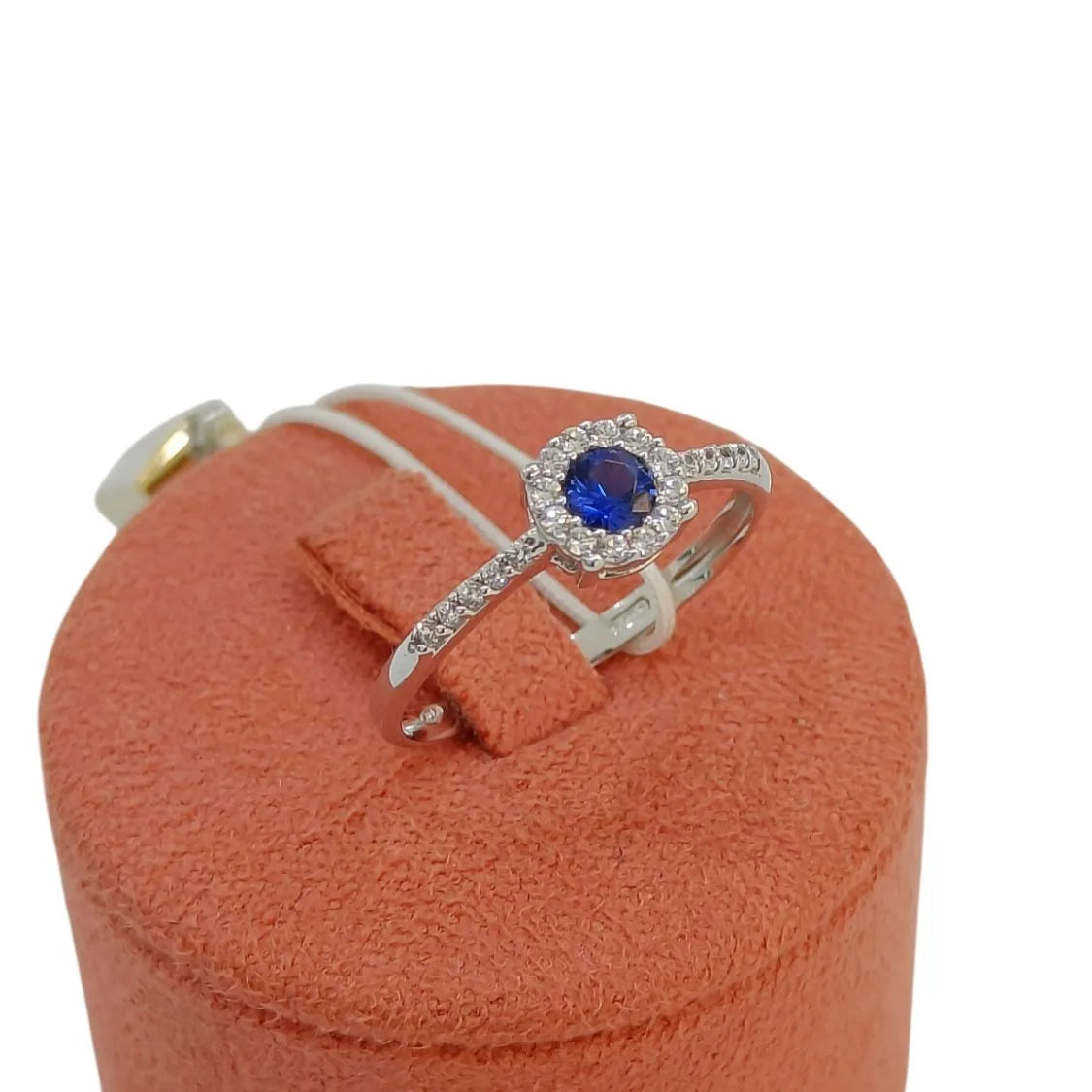 Anello donna in oro bianco 9 carati con pietra blu centrale e zirconi Igold