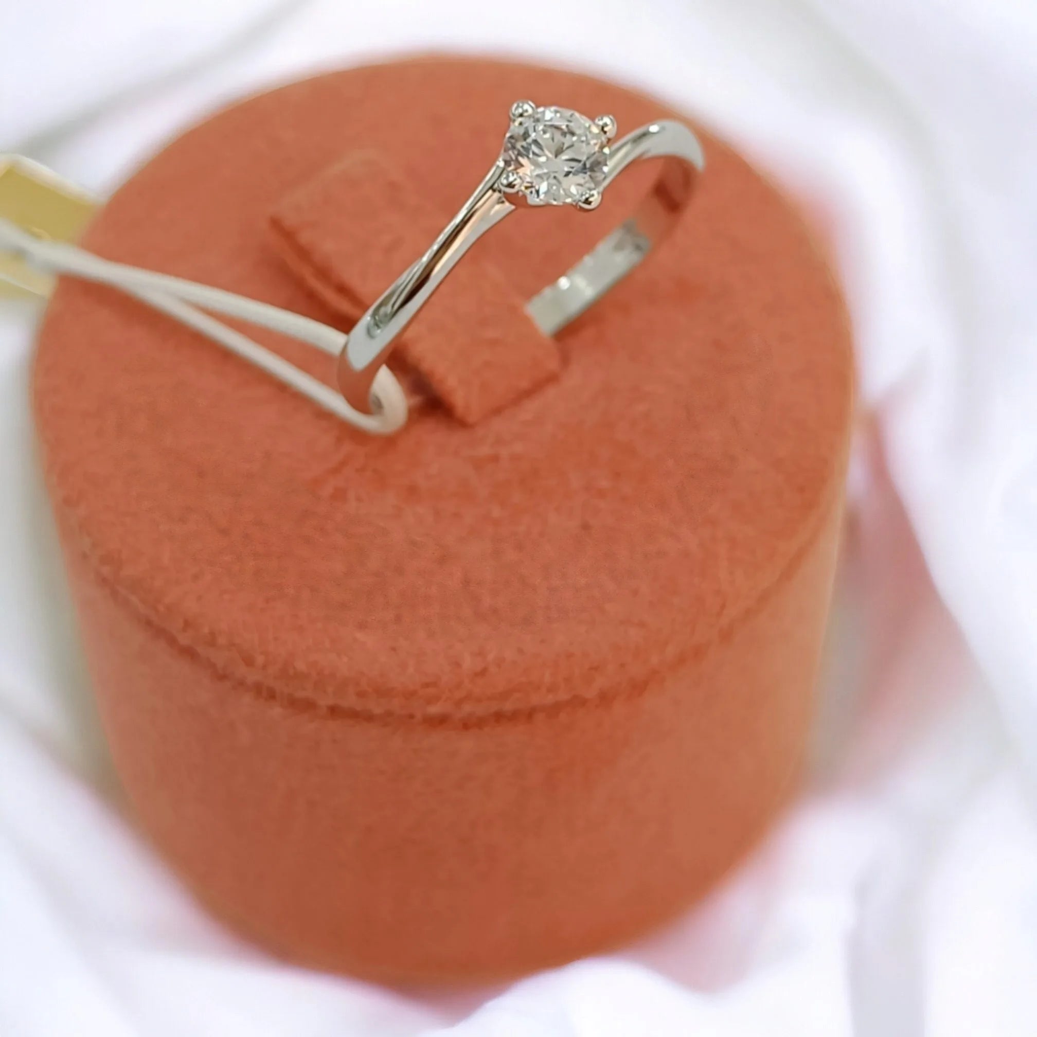 Anello donna solitario in oro bianco 9kt con zircone bianco Igold