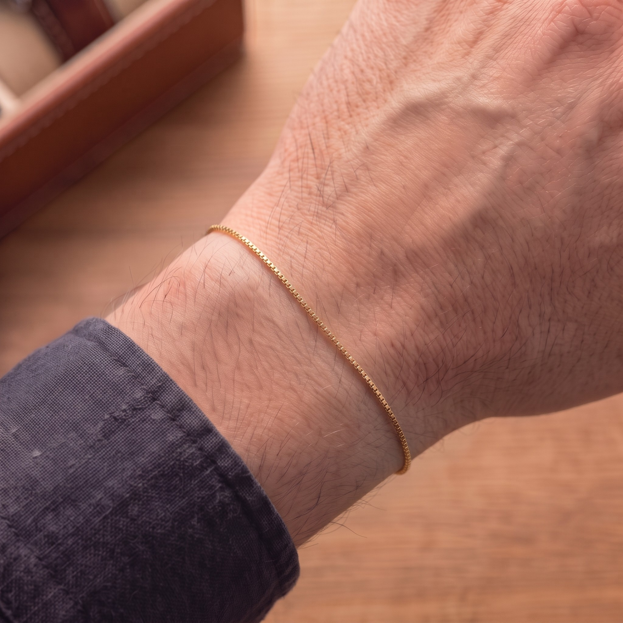 Bracelet Éternité soudé au poignet : réservez et achetez votre bon