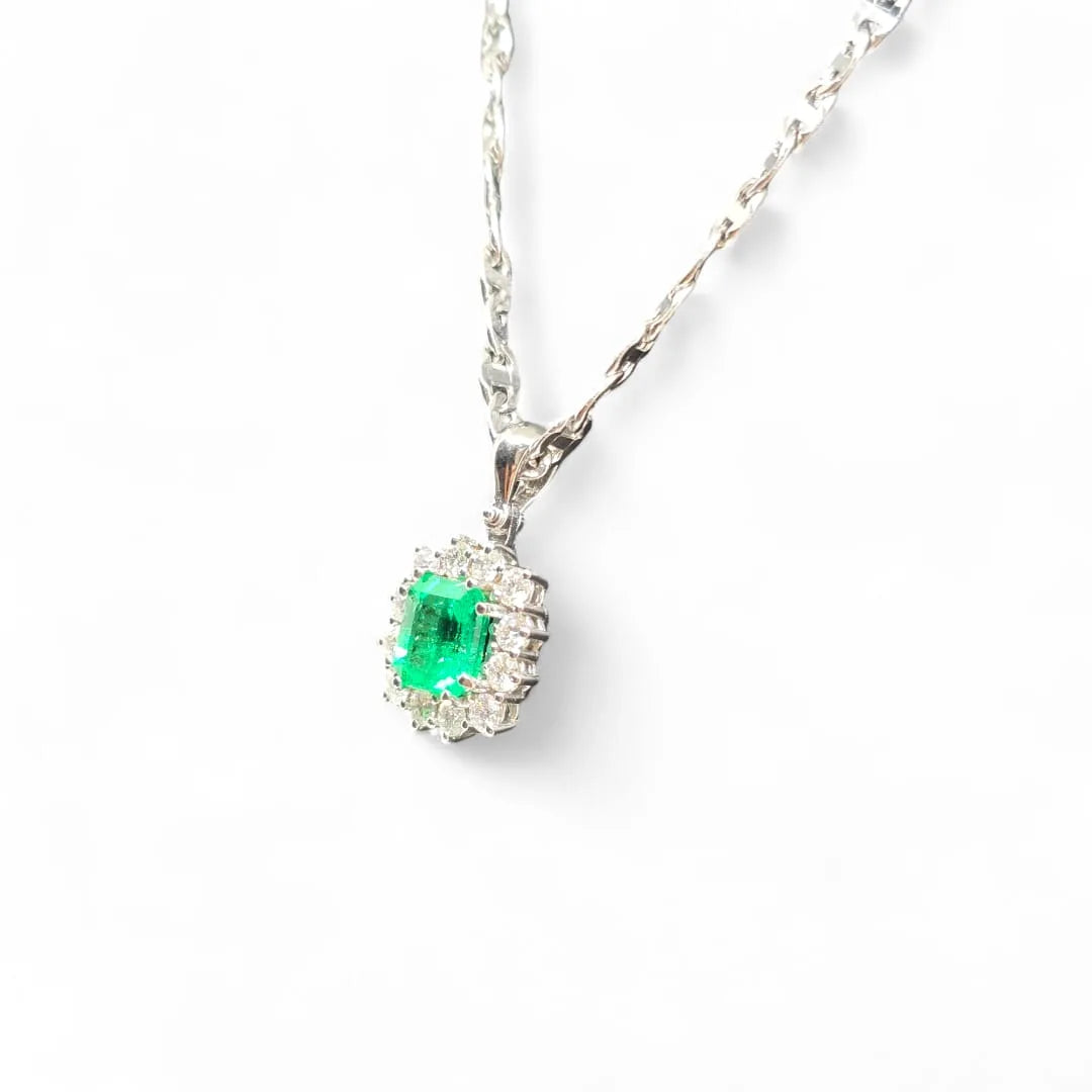 Damals Halskette aus Weißgold mit Smaragd und Diamanten