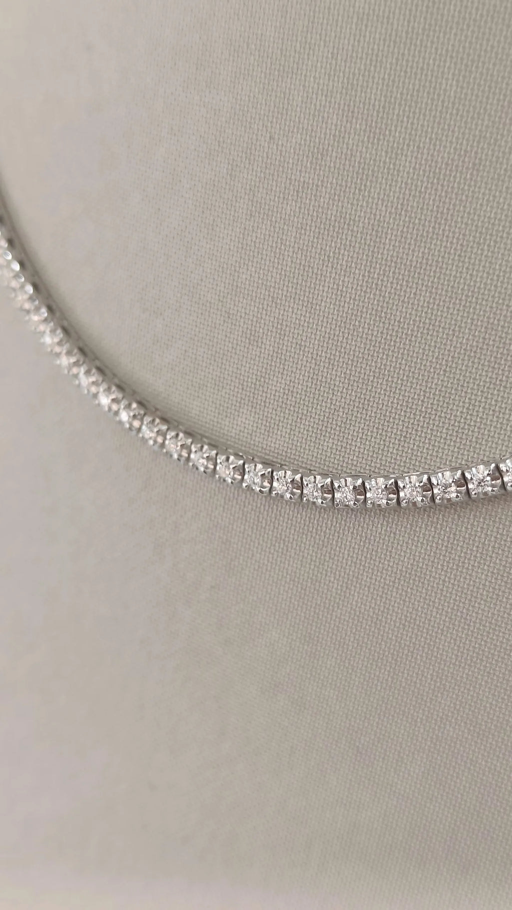 Damen-Tenniskette, geradlinig, aus 18 Karat Weißgold mit Diamanten