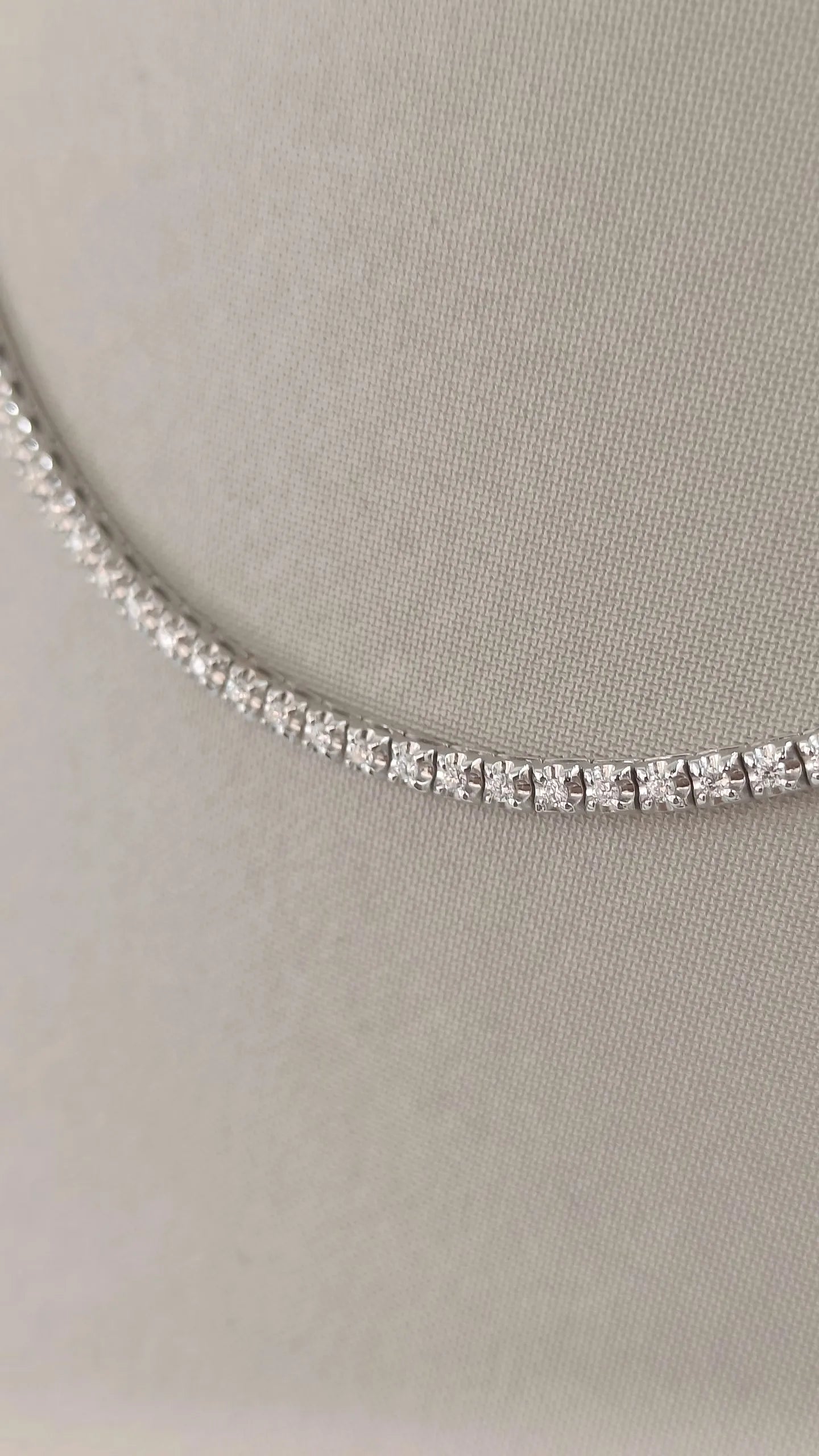 Damen-Tenniskette, geradlinig, aus 18 Karat Weißgold mit Diamanten