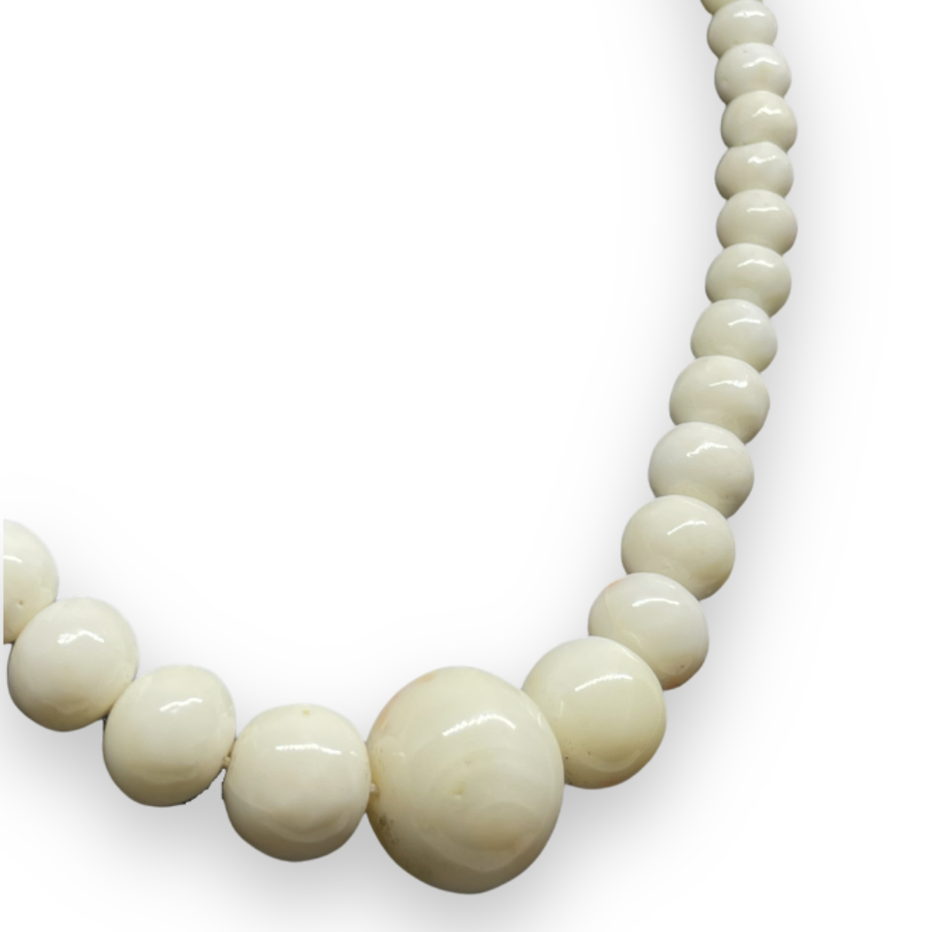 Collana con pietre di corallo rosa 17mm-0,6mm con chiusura in Oro 750 18KT