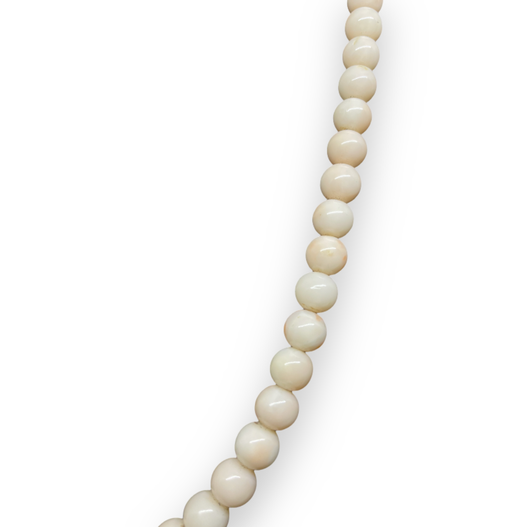 Collana con pietre circolari di corallo bianco rosa con chiusura Oro 750 18KT