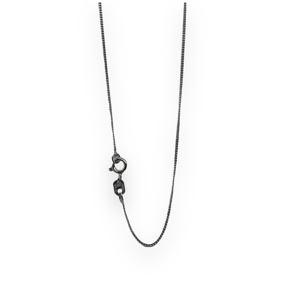 Collana in argento con ciondolo ovale in pietra turchese