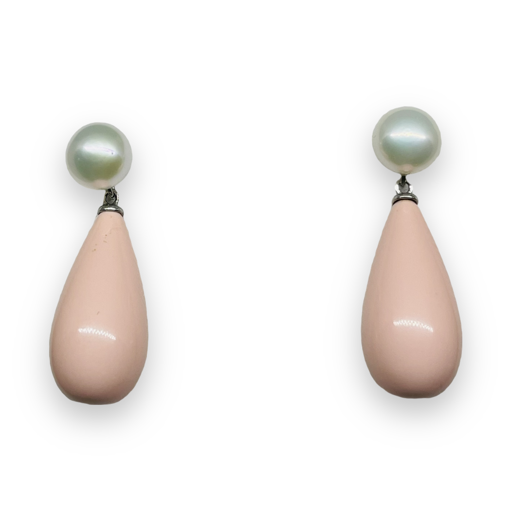 Orecchini in corallo rosa con perla bianca