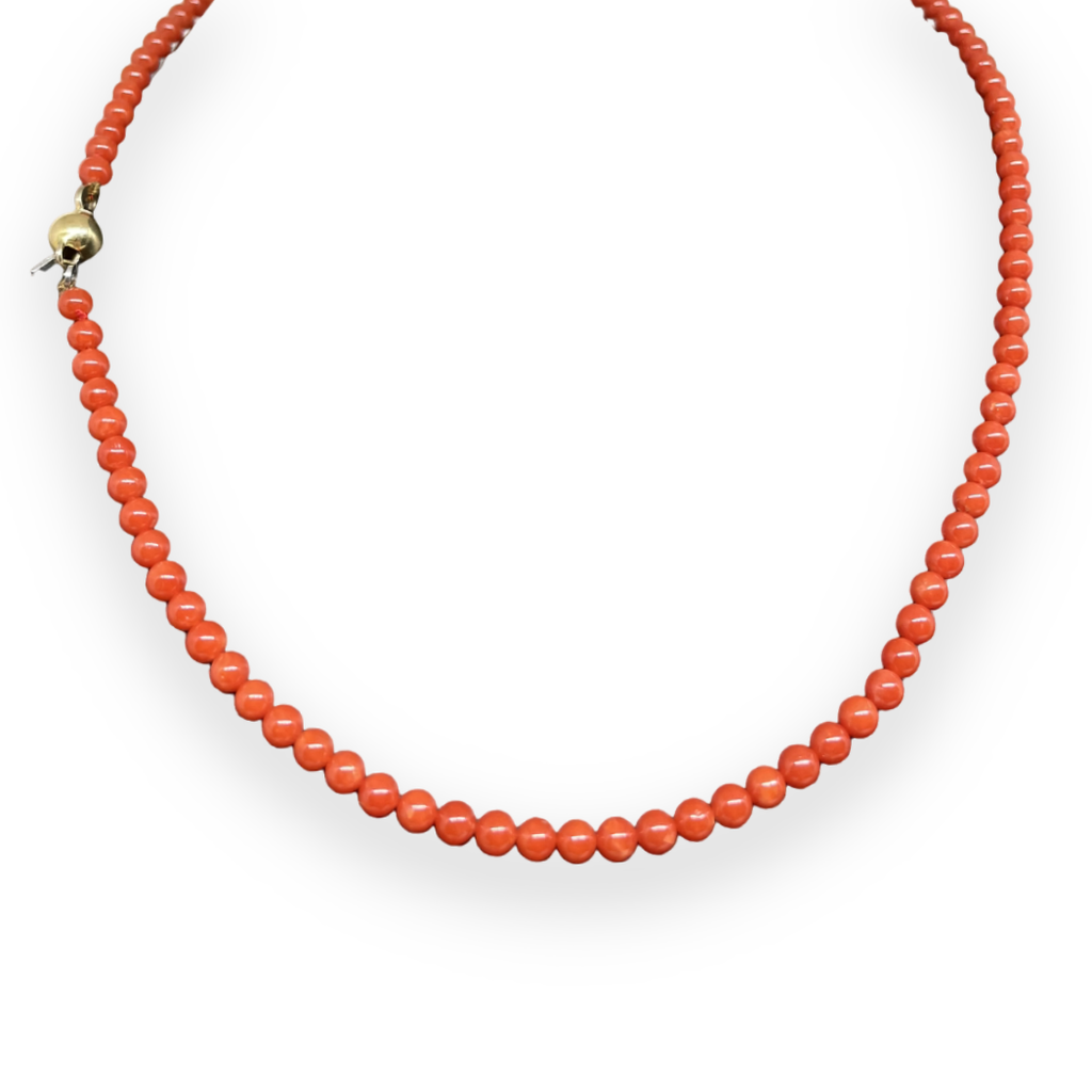 Collana con piccole pietre in corallo rosso con chiusura particolare in Oro 750 18KT (0,4mm)