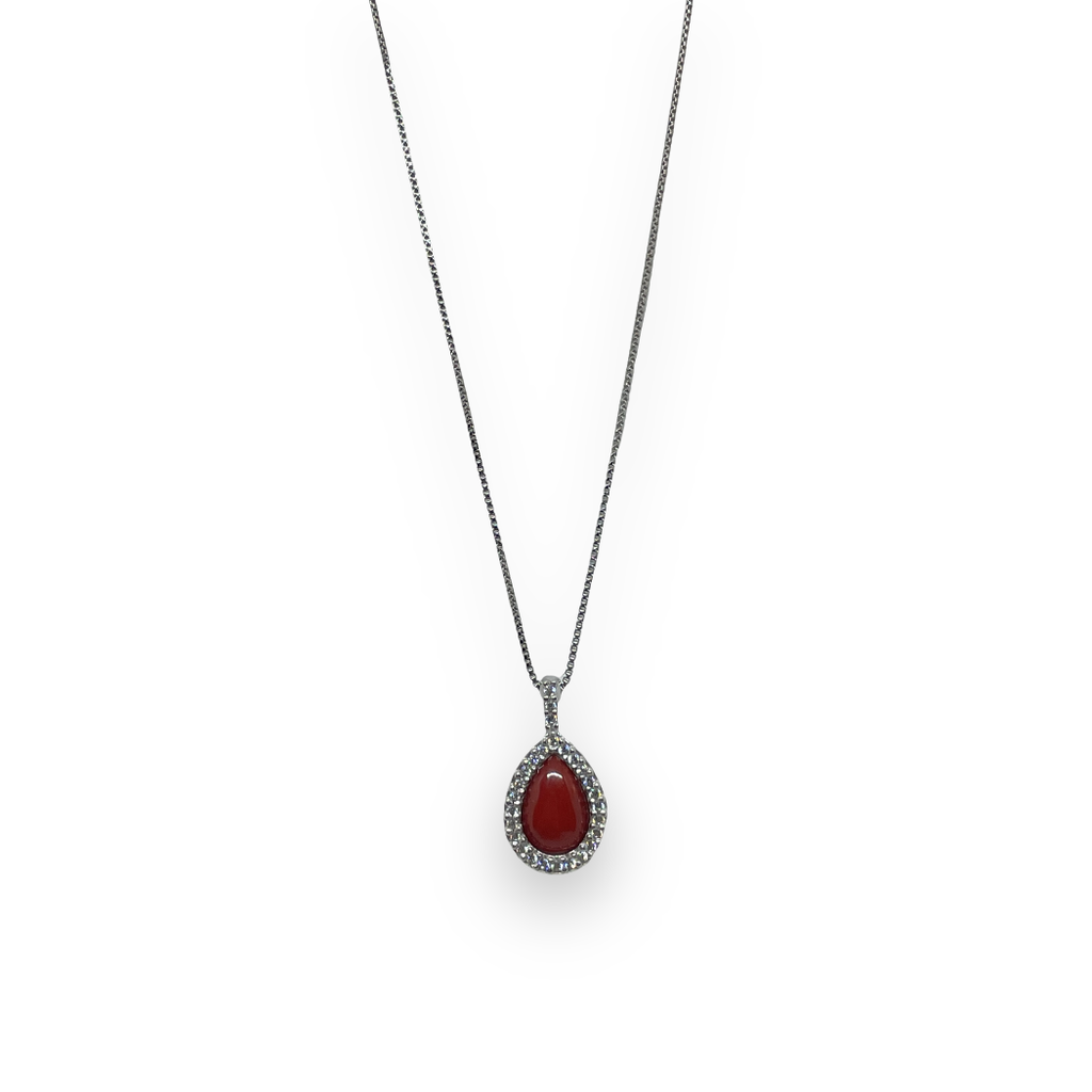 Collana in argento con ciondolo ovale in pietra corallo e zirconi bianchi