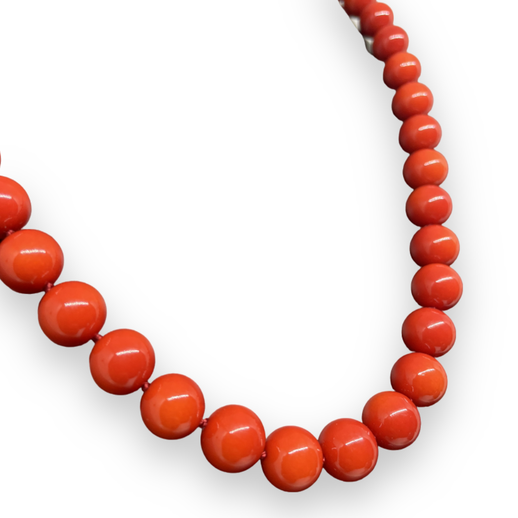 Collana con pietre di pasta di corallo rosso 10 mm