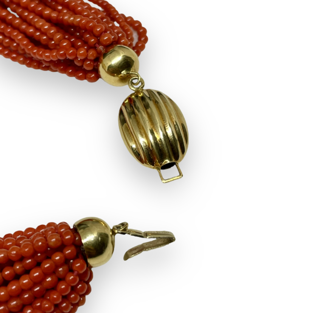 Collana con 20 fili di corallo rosso con chiusura particolare in Oro 750 18 KT (0,3mm)