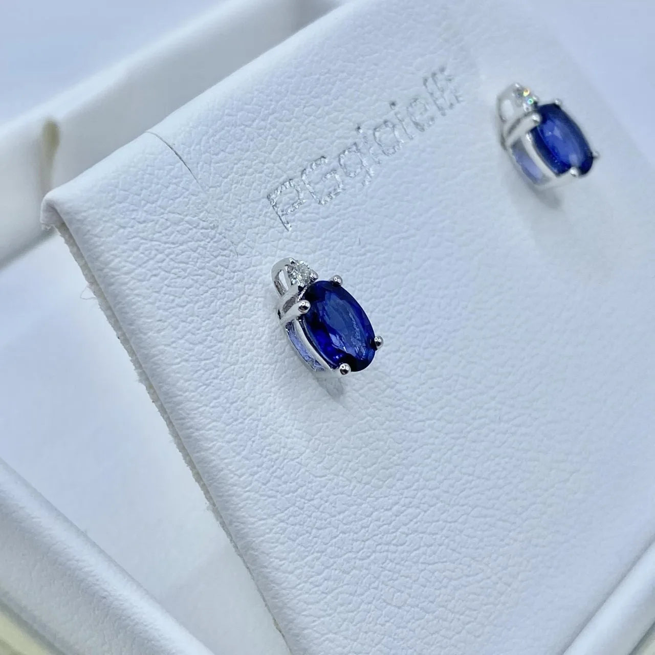 Orecchini PG gioielli donna in oro bianco con zaffiro blu e diamanti
