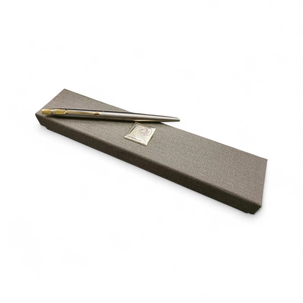 Penna in argento e rifiniture dorate con astuccio